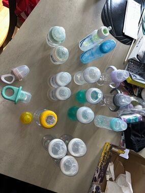 Baby Feeding Bottle Set in Mint Green and Blue - Unbranded